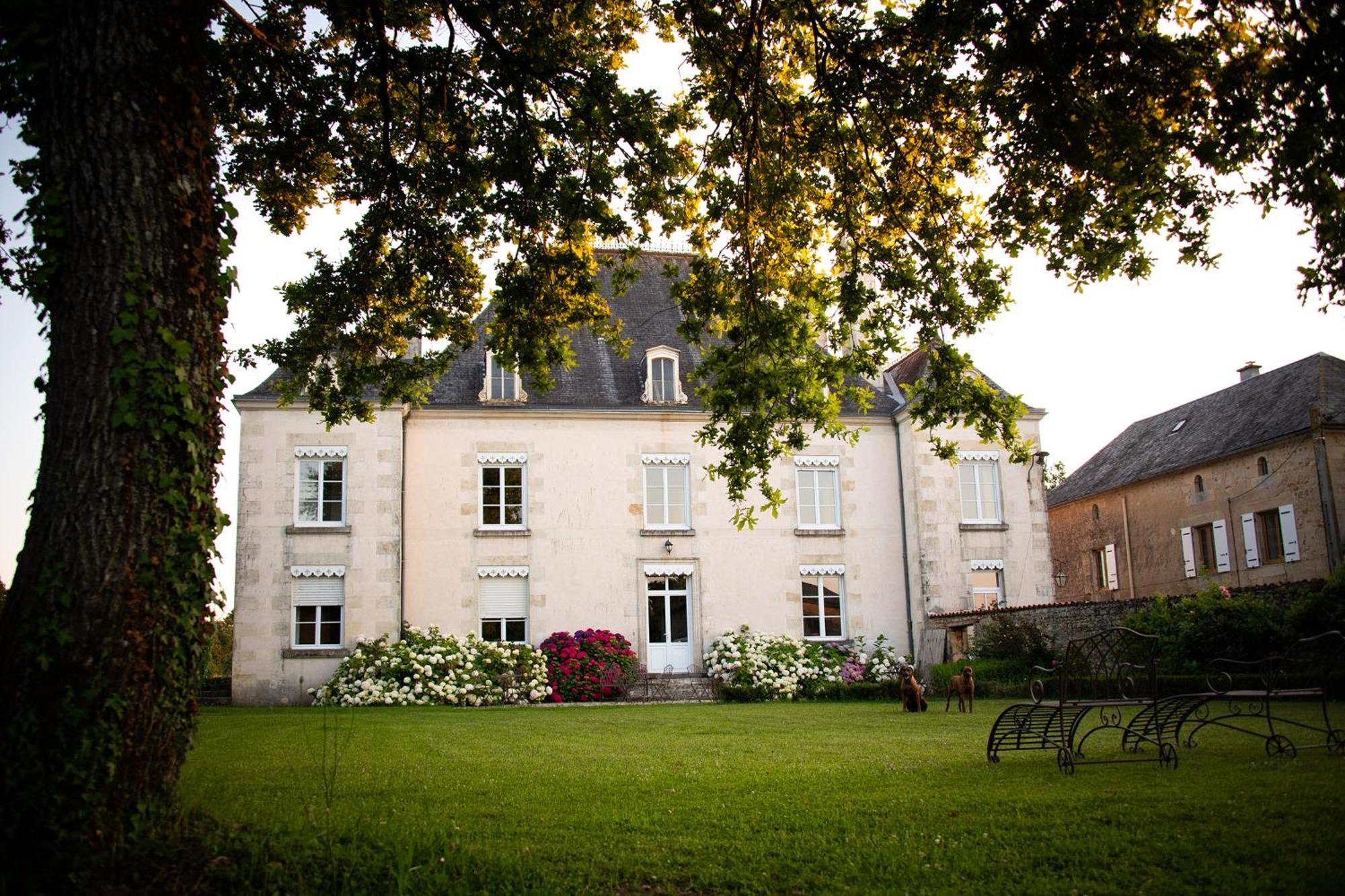 Sanxay Domaine De La Briouse B&B 외부 사진